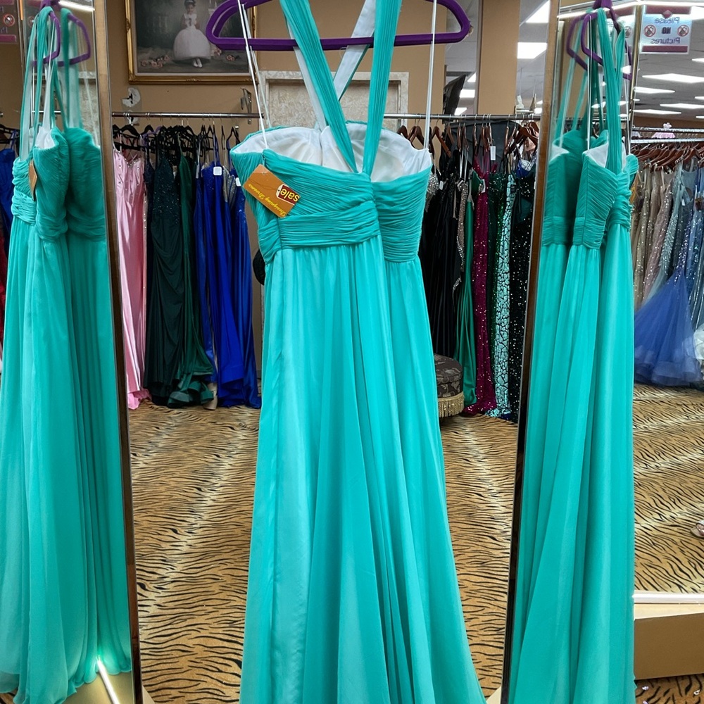 Elegant Turquoise Evening Gown